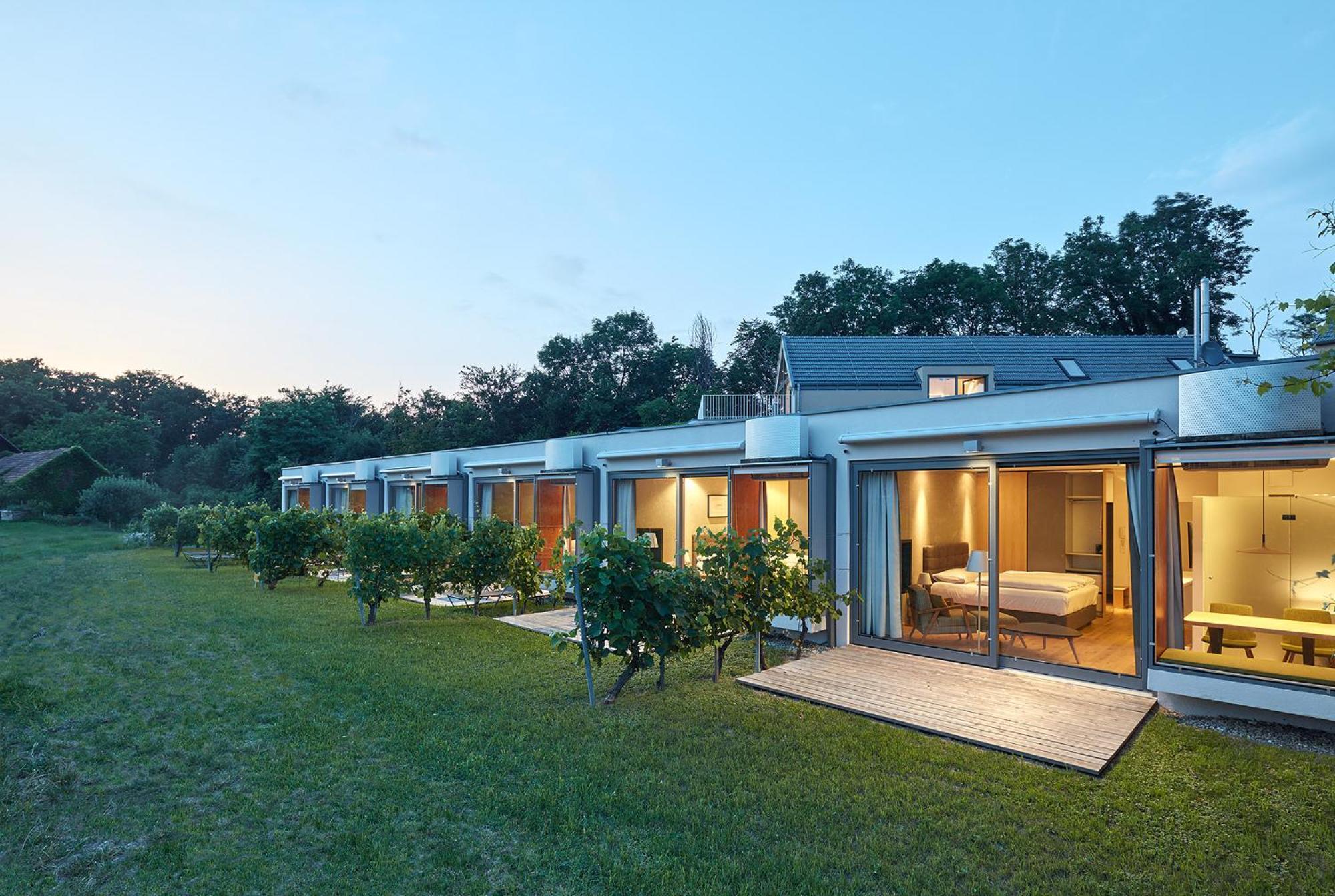 Hideaway An Der Weinstrasse - Pool & Sauna - Apartments Anderlage Spielfeld Exterior photo