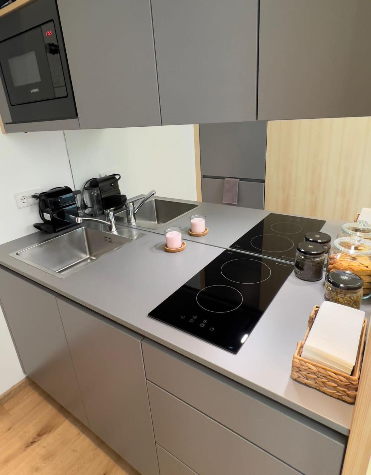 Hideaway An Der Weinstrasse - Pool & Sauna - Apartments Anderlage Spielfeld Room photo